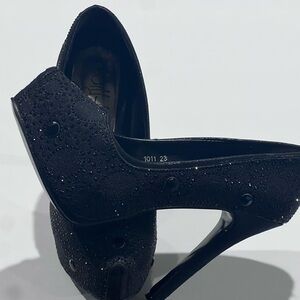 Wild Cat Black Rhinestone High Heels Size 6